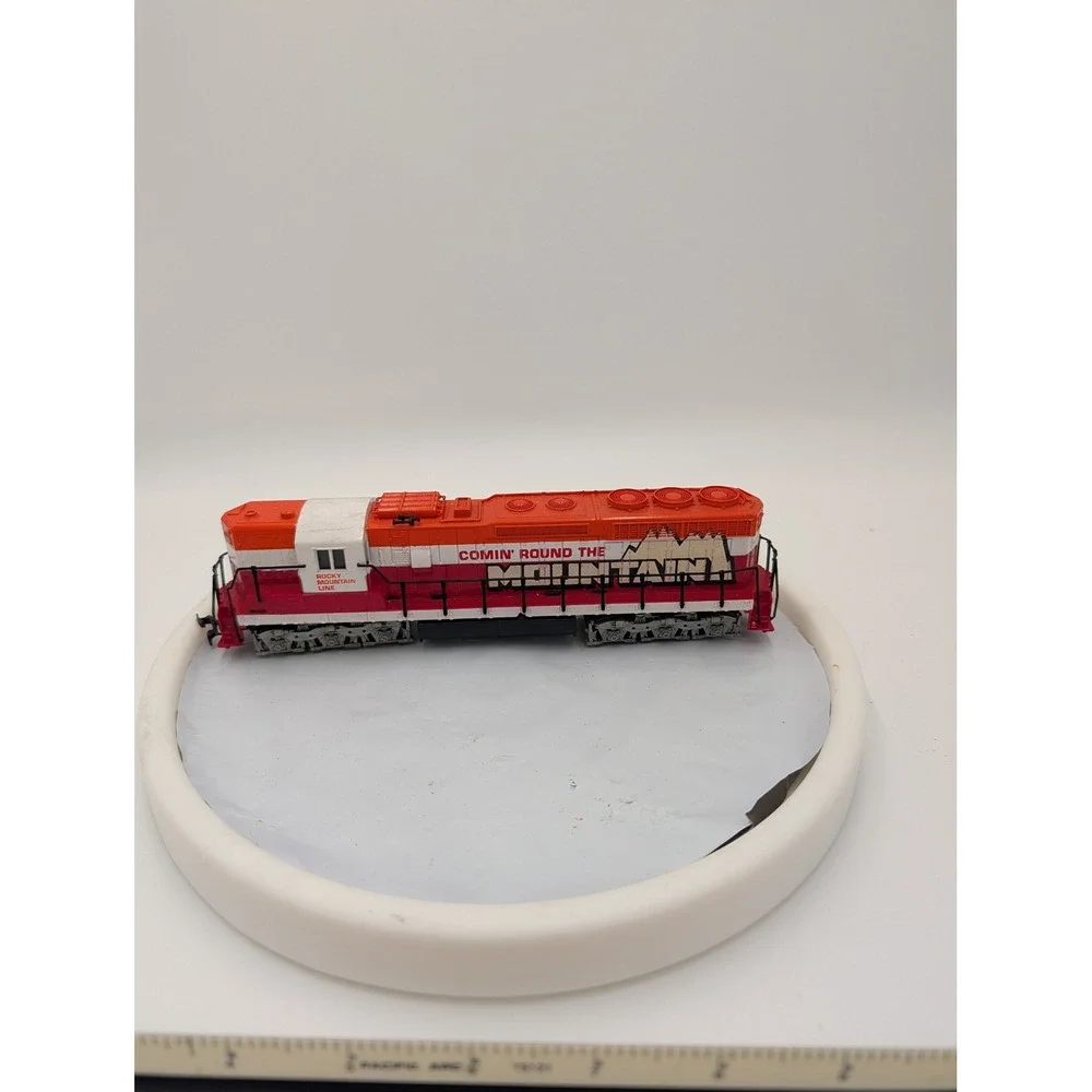 Rocky Mountain Line Diesel Locomotive HO‎ Scale Red White Comin Round Mountain